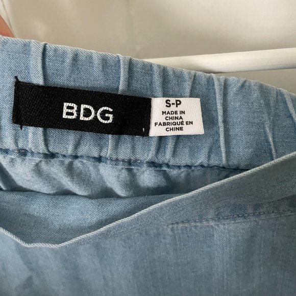 BDG - Chambray Off-the-Shoulder Blouse - Picture 6 of 6